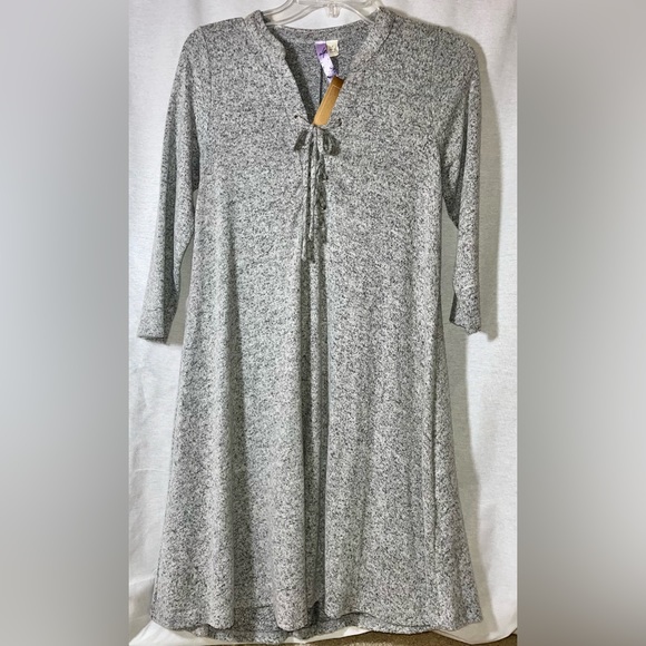 Quarter length sleeve cozy dress - Picture 1 of 6